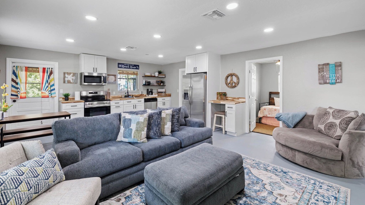 Photo of Livingroom in Weeki Wachee Gardens
