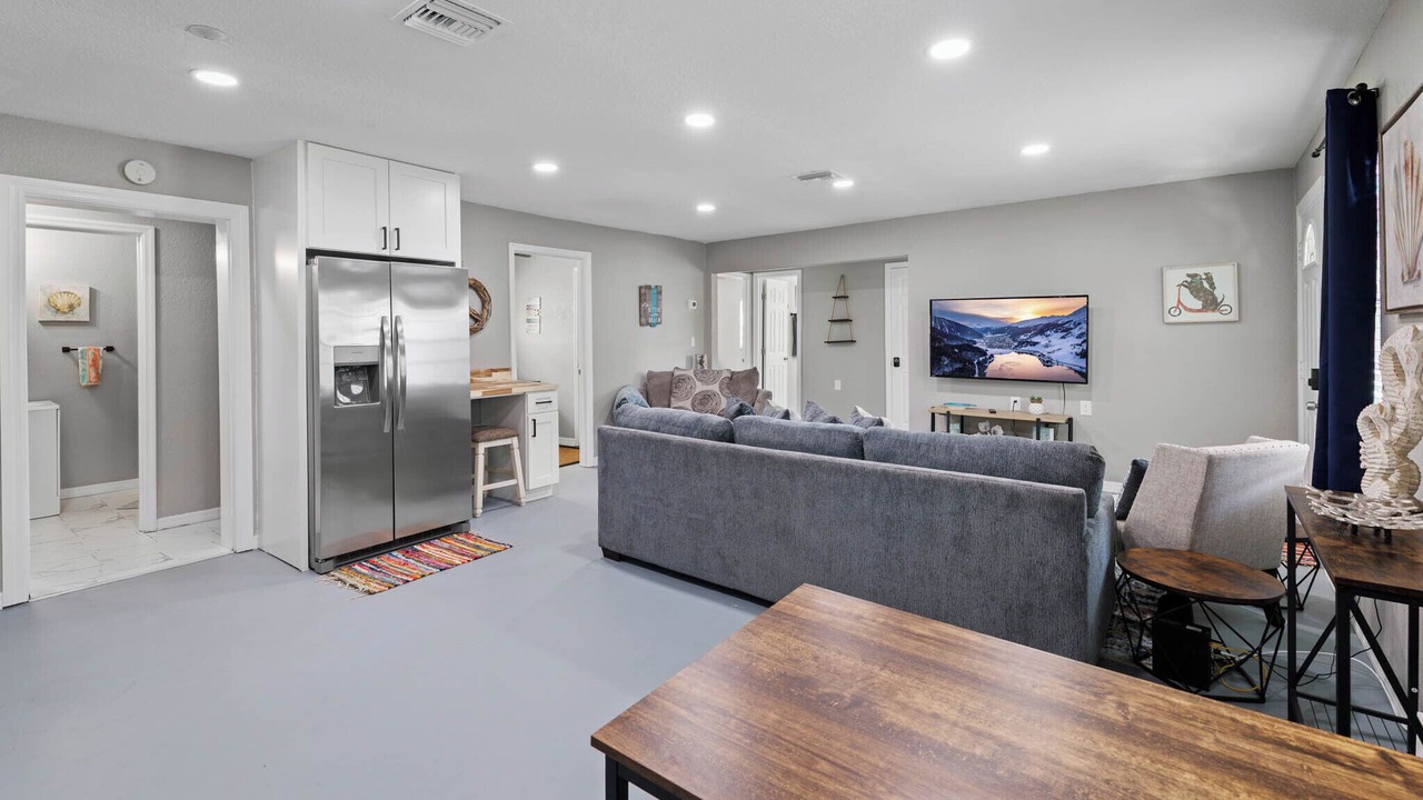 Photo of Livingroom in Weeki Wachee Gardens