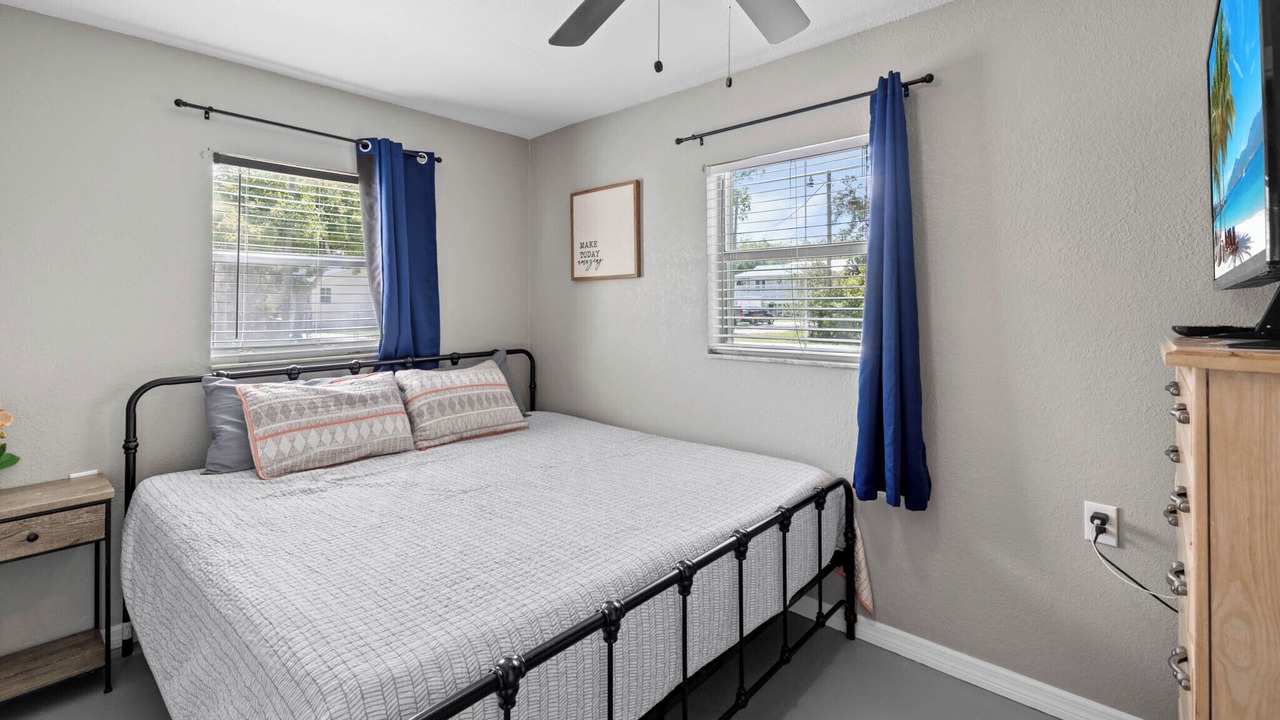 Photo of Bedroom in Weeki Wachee Gardens