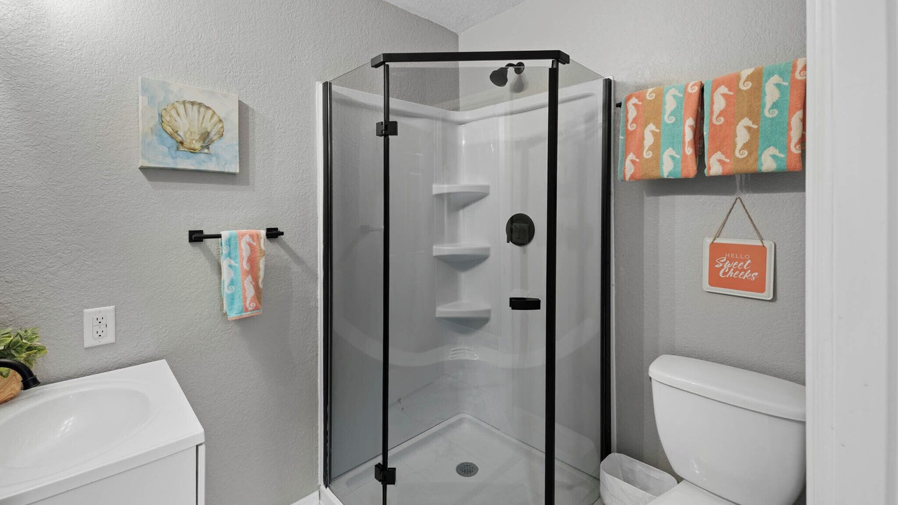 Photo of Bathroom in Weeki Wachee Gardens
