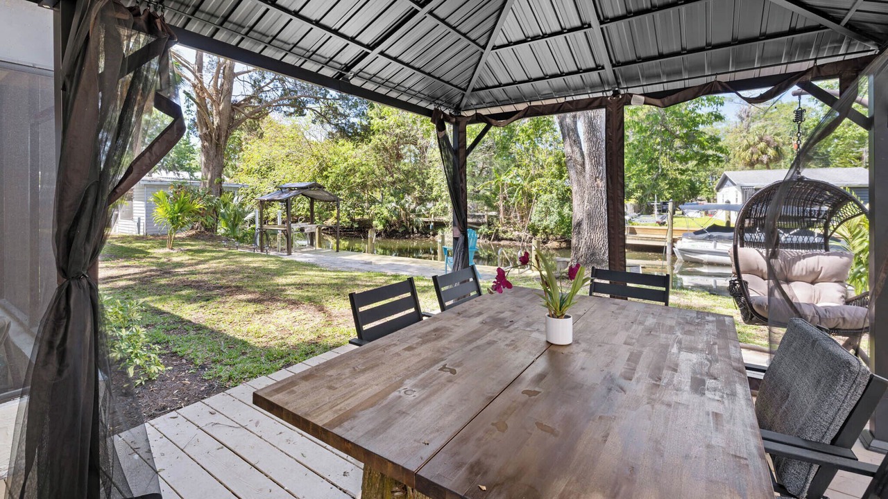 Photo of Outdoor in Weeki Wachee Gardens