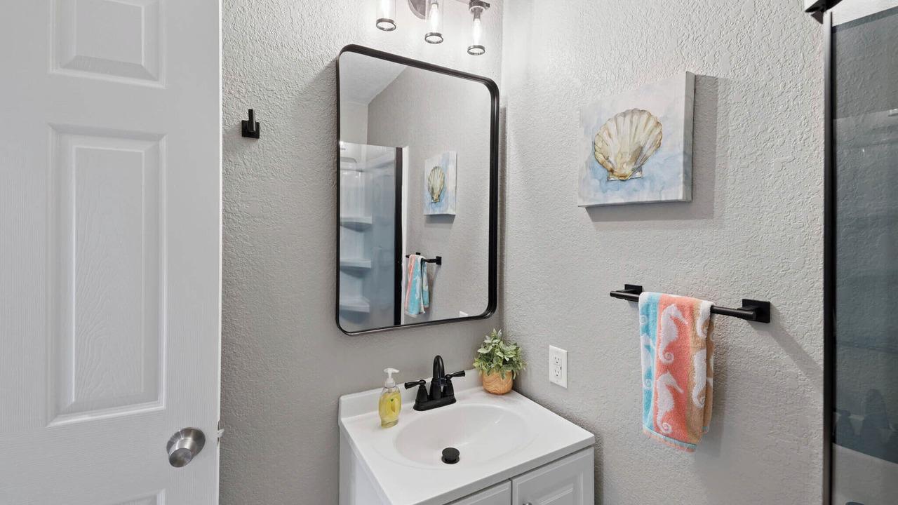 Photo of Bathroom in Weeki Wachee Gardens
