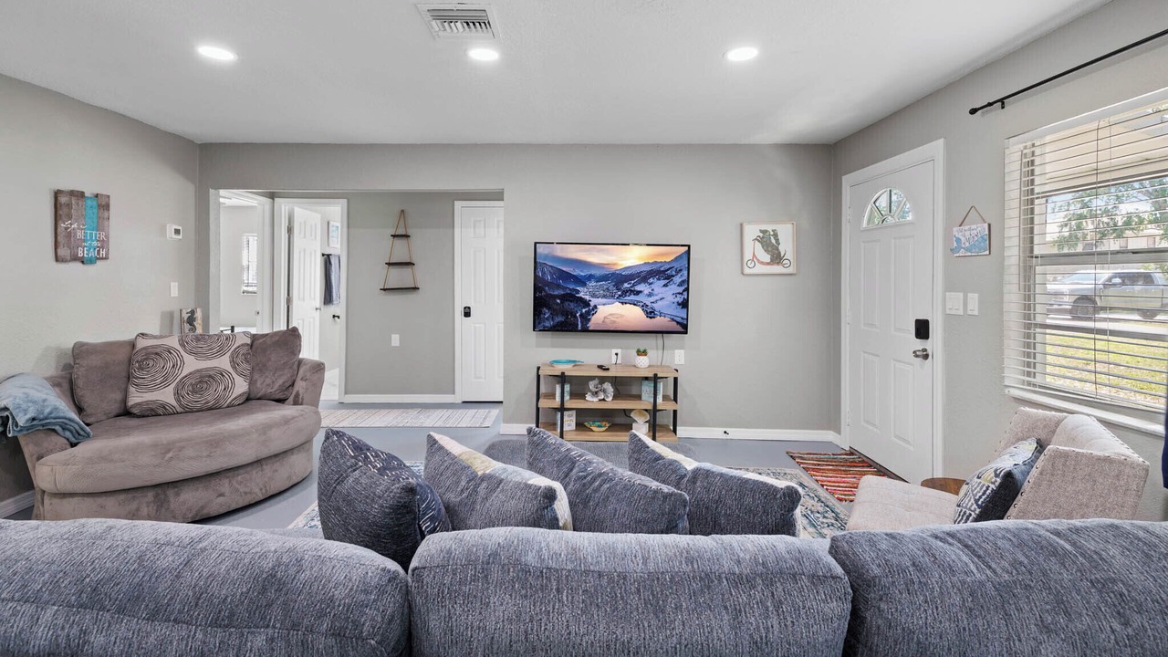 Photo of Livingroom in Weeki Wachee Gardens