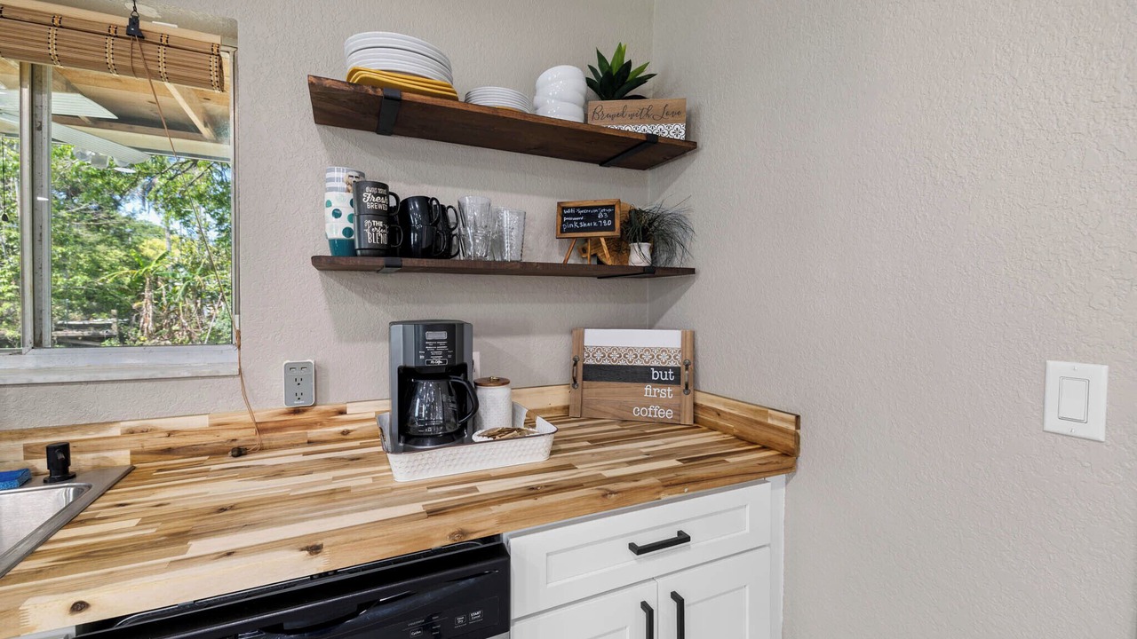 Photo of Kitchen in Weeki Wachee Gardens