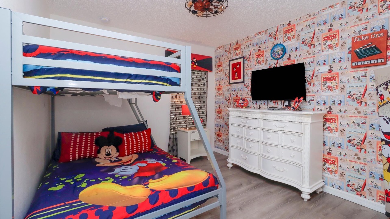 Photo of Bedroom in Seasons