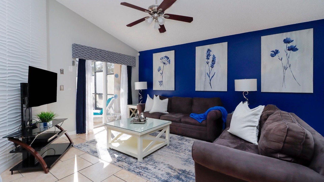 Photo of Livingroom in Seasons