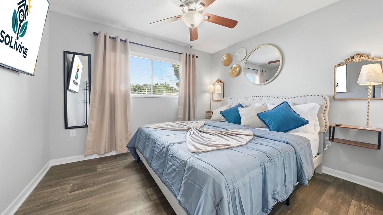 Photo of Bedroom in Town N County Park