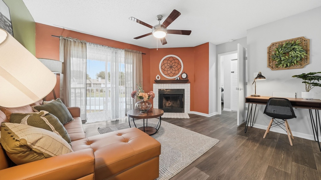 Photo of Livingroom in Town N County Park
