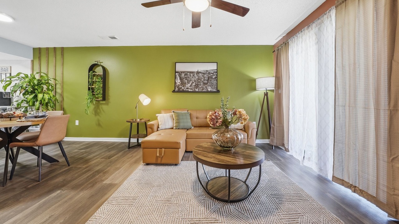 Photo of Livingroom in Town N County Park