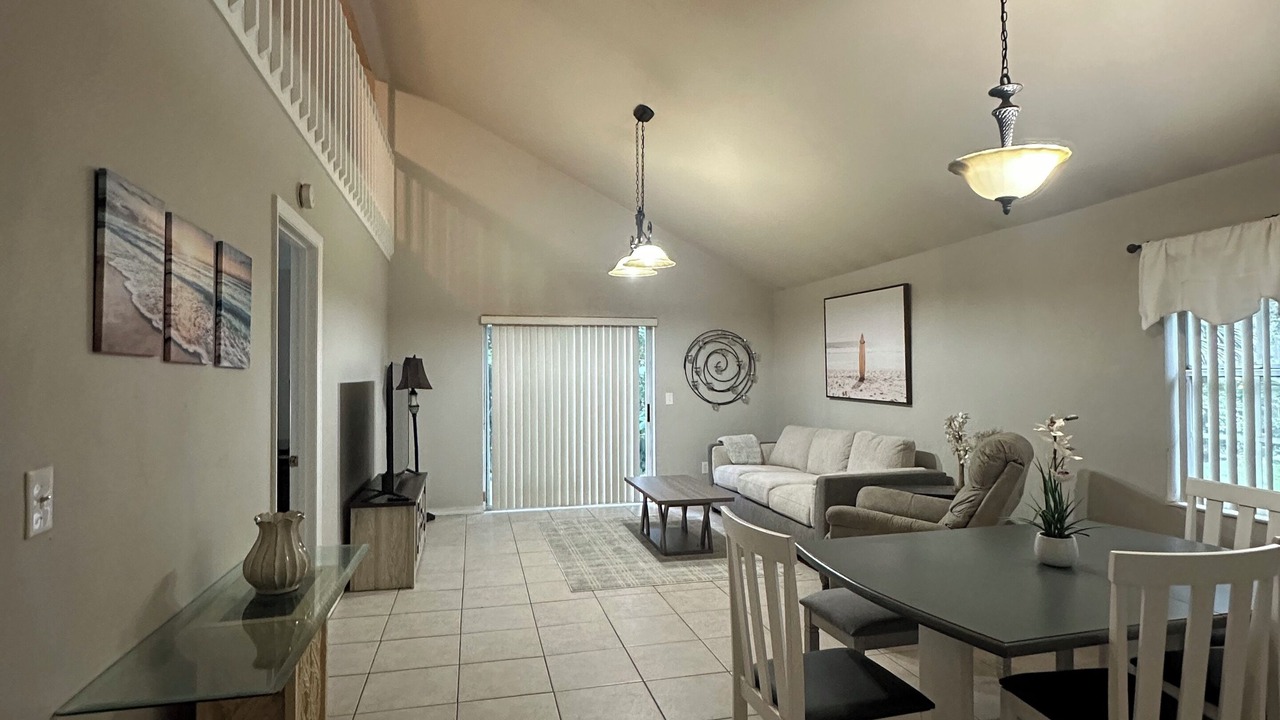 Photo of Livingroom in Port Orange