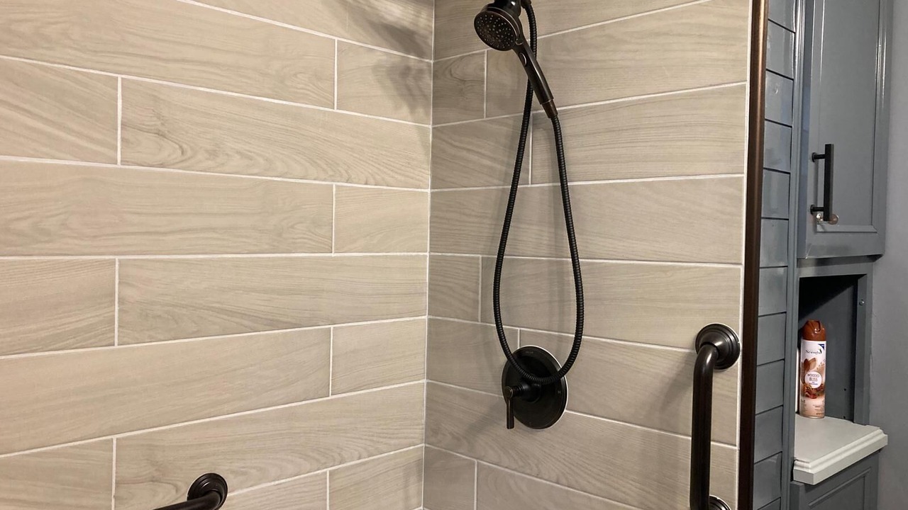Photo of Bathroom in Elizabeth Mcbrides Raulersons