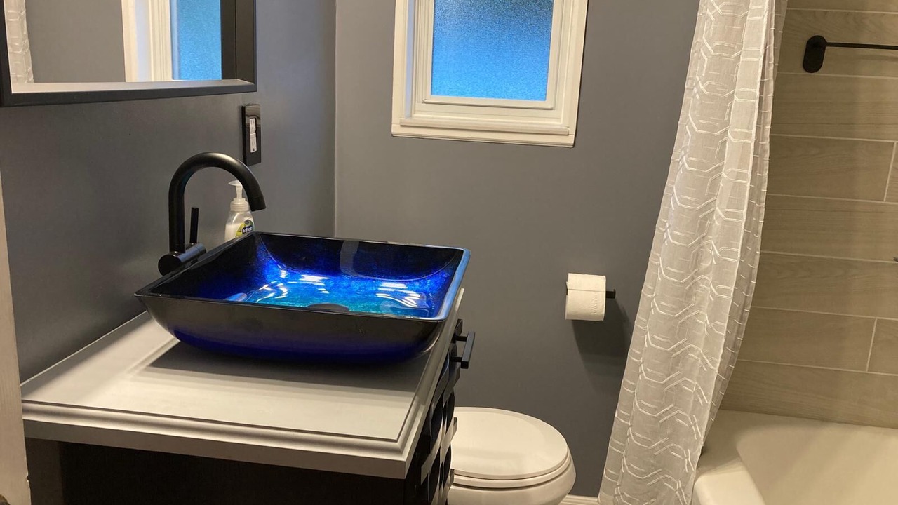 Photo of Bathroom in Elizabeth Mcbrides Raulersons