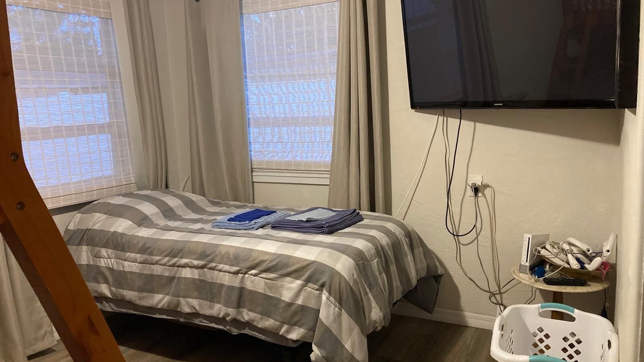 Photo of Bedroom in Elizabeth Mcbrides Raulersons