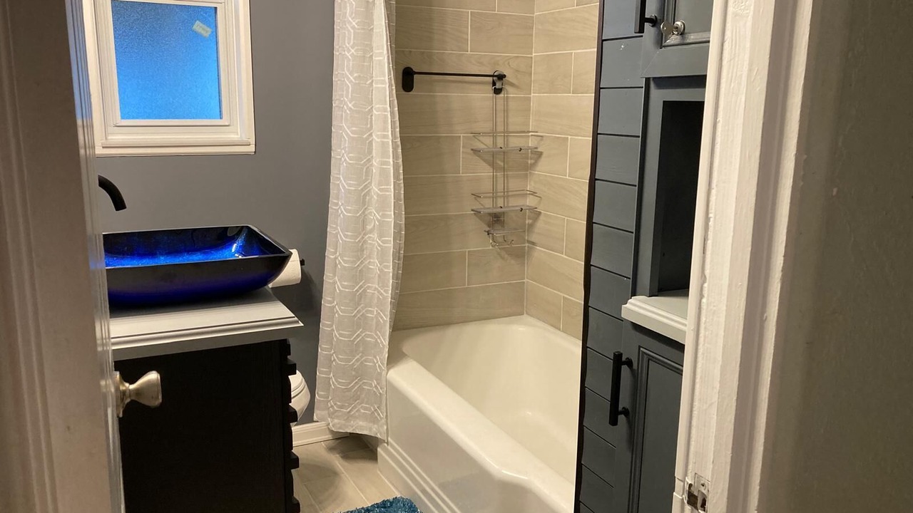 Photo of Bathroom in Elizabeth Mcbrides Raulersons