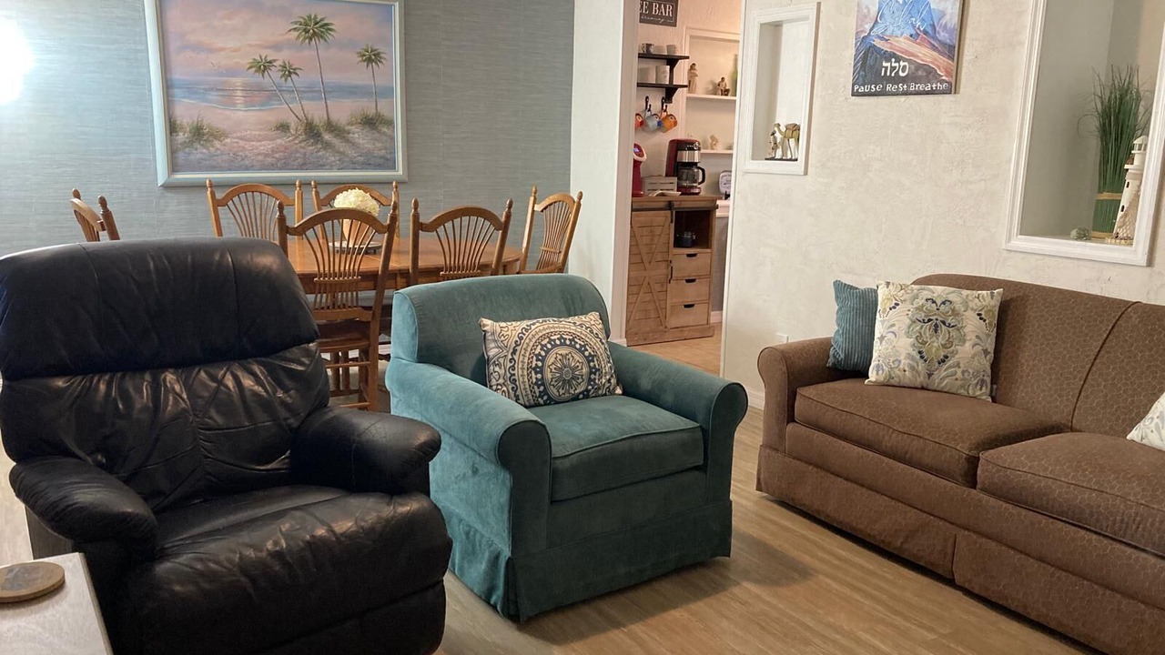 Photo of Livingroom in Elizabeth Mcbrides Raulersons