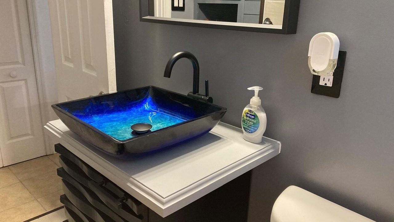 Photo of Bathroom in Elizabeth Mcbrides Raulersons