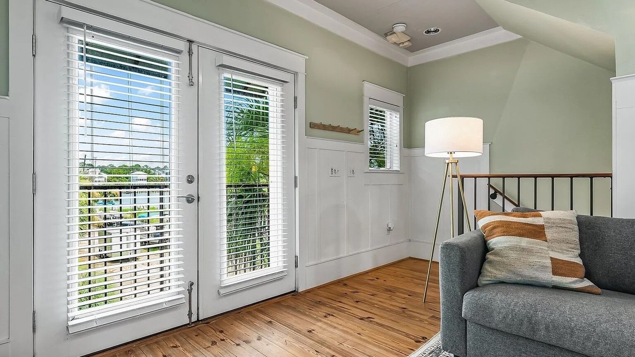Photo of Livingroom in Carrabelle