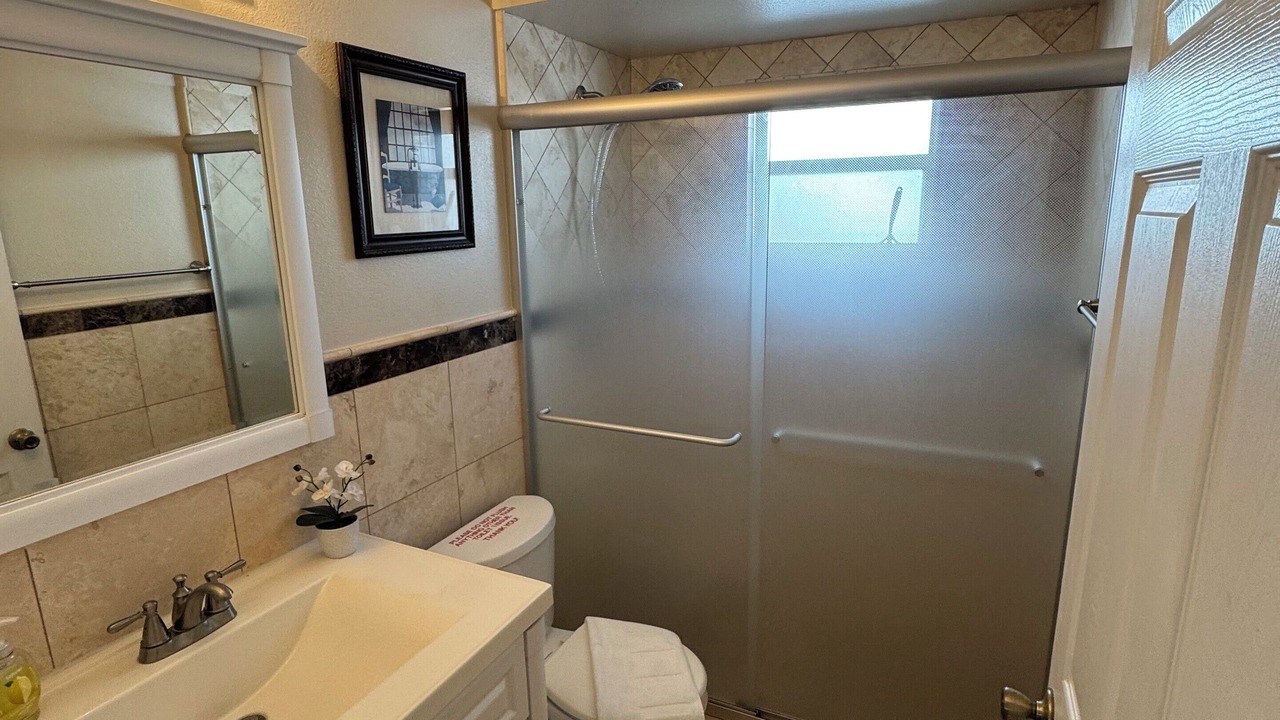 Photo of Bathroom in Windward Cay