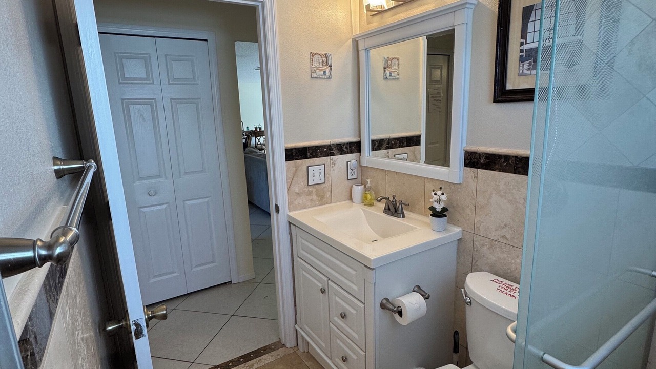 Photo of Bathroom in Windward Cay