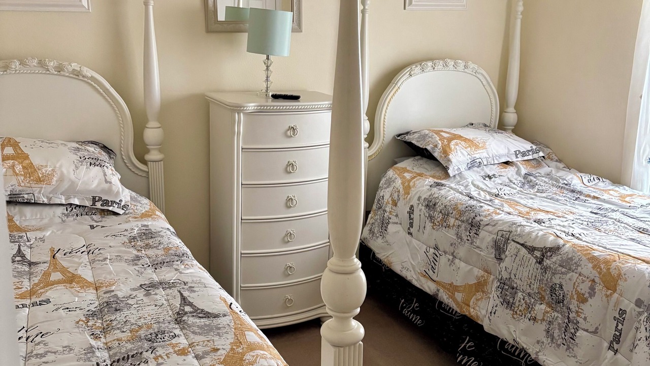 Photo of Bedroom in Windward Cay