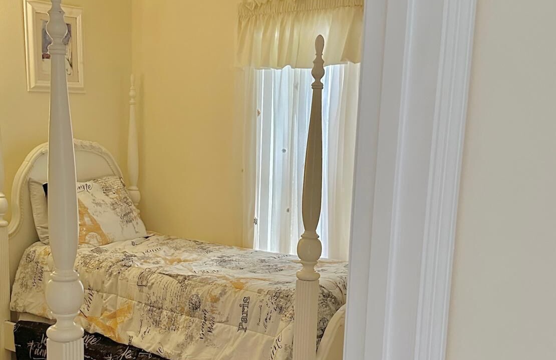 Photo of Bedroom in Windward Cay