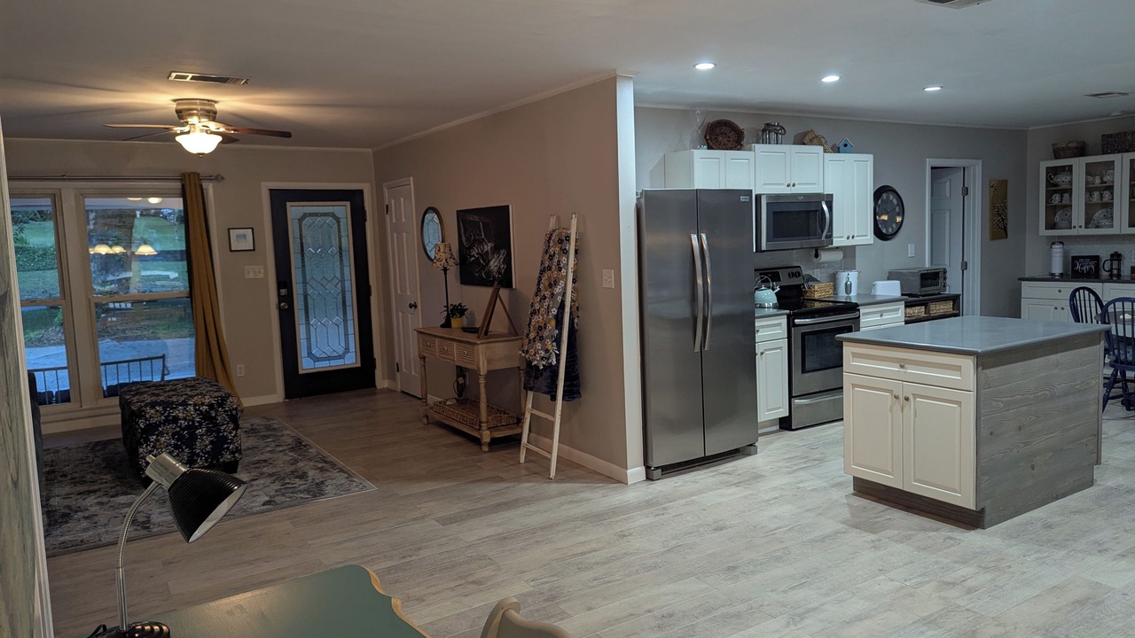 Photo of Kitchen in Crescent Lake