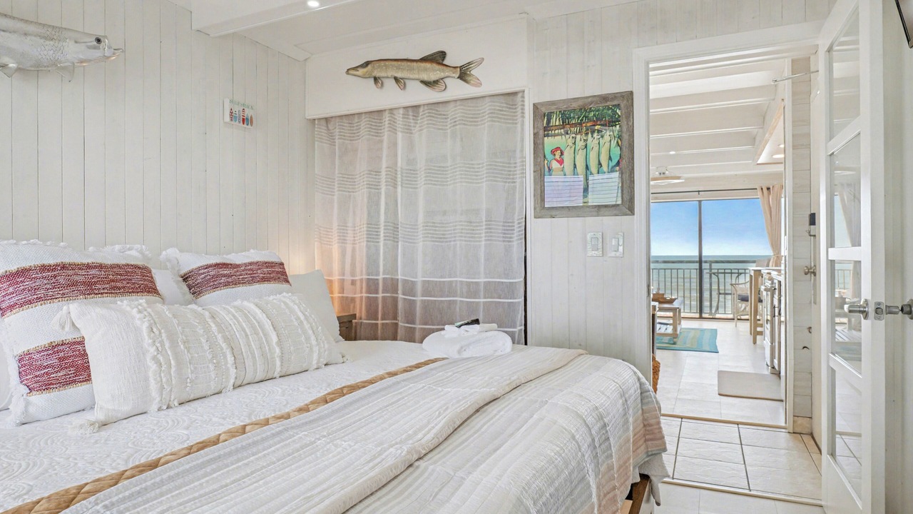 Photo of Bedroom in Crescent Beach