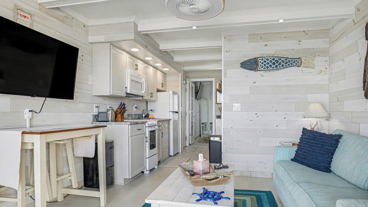 Photo of Livingroom in Crescent Beach