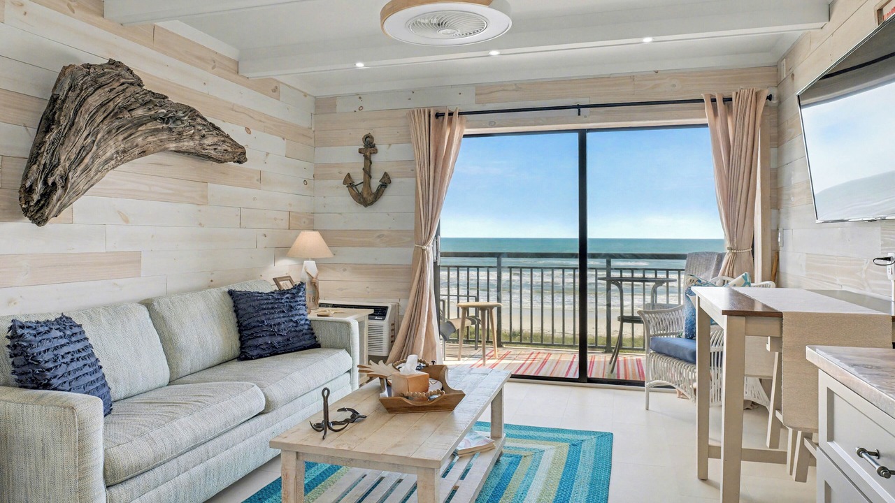 Photo of Livingroom in Crescent Beach