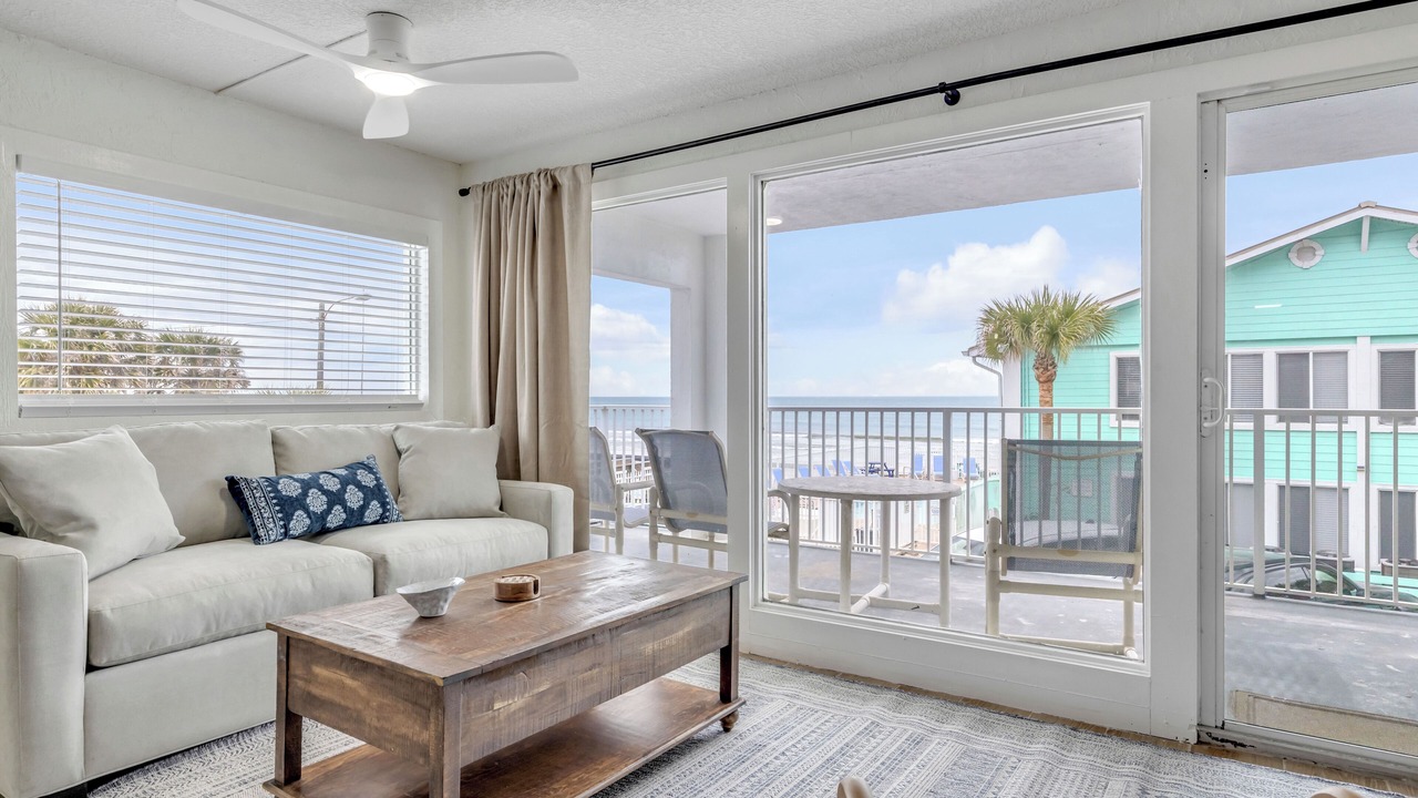 Photo of Livingroom in New Smyrna Beach