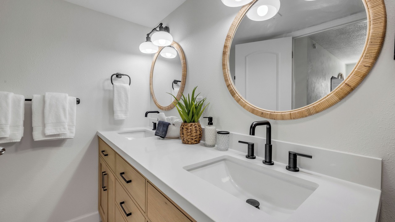 Photo of Bathroom in New Smyrna Beach
