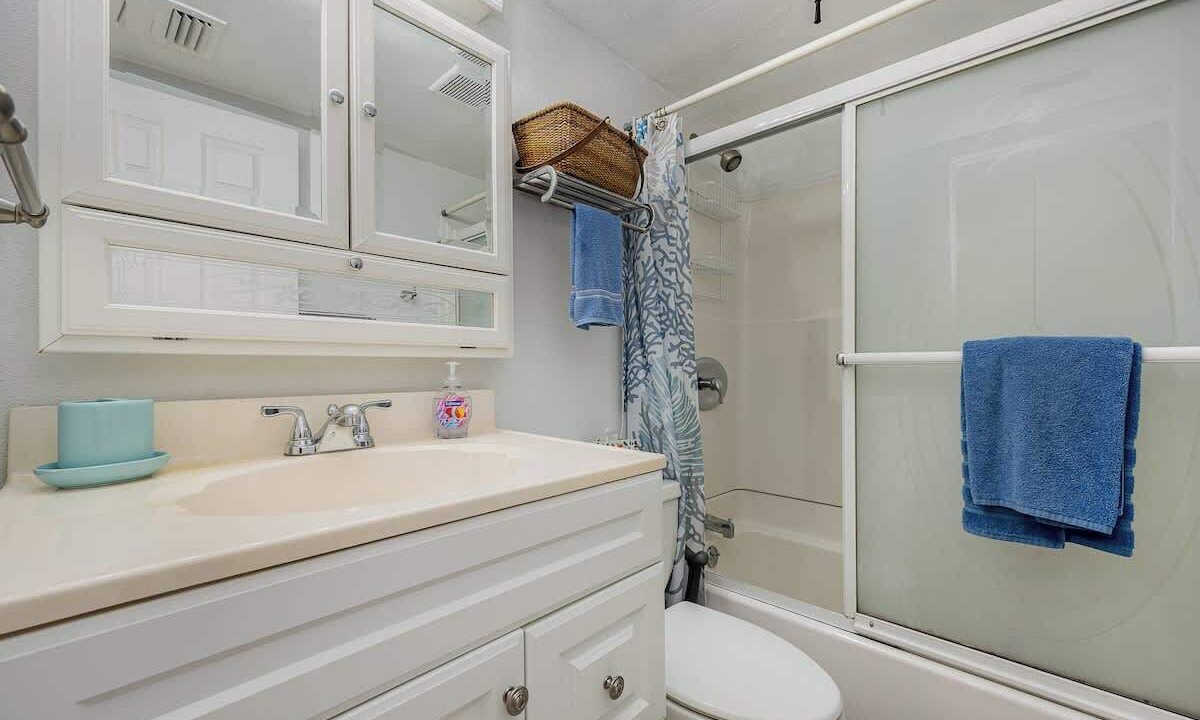 Photo of Bathroom in Cocoa Beach