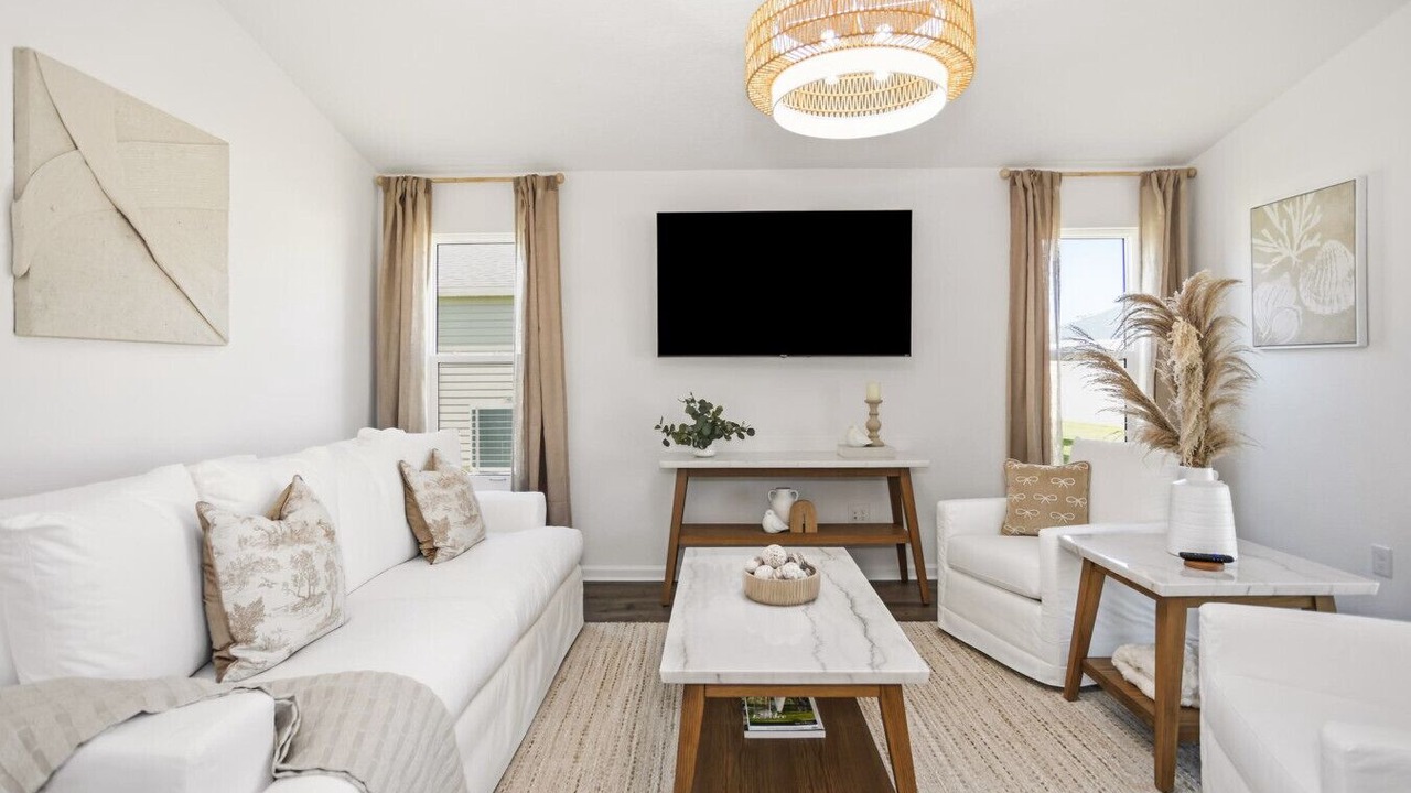 Photo of Livingroom in Candler