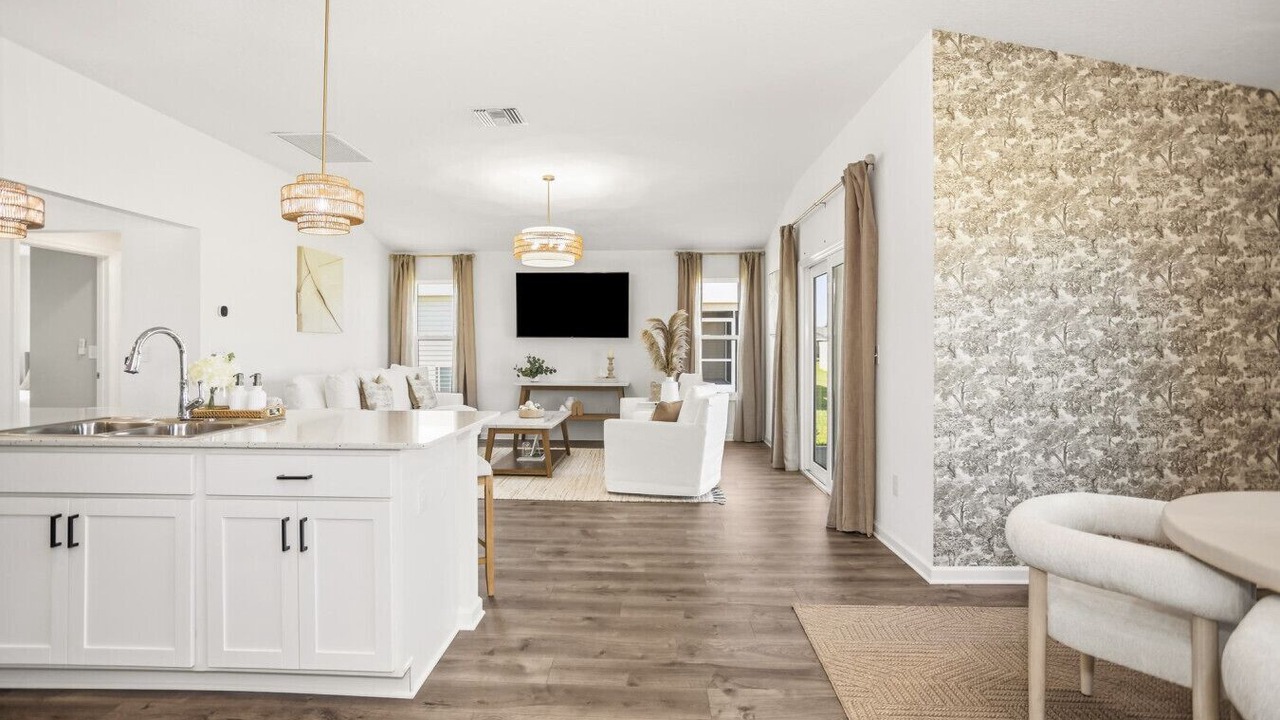 Photo of Livingroom in Candler