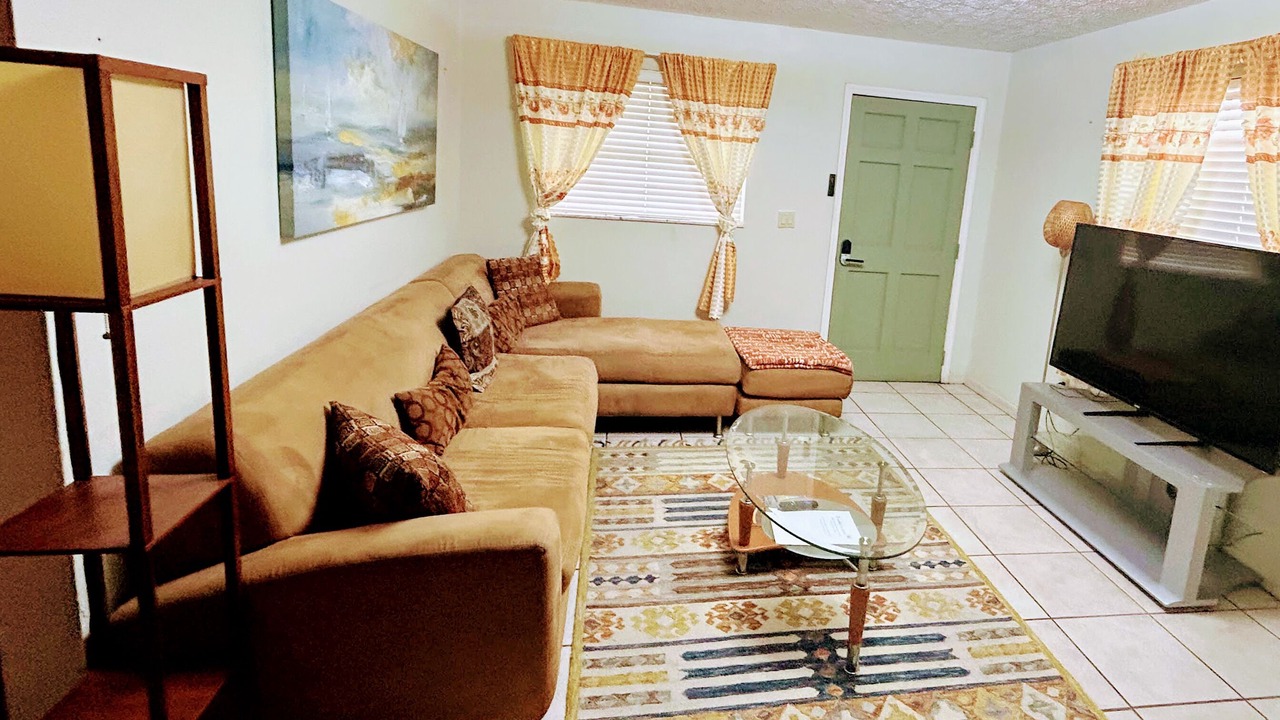 Photo of Livingroom in Stuart