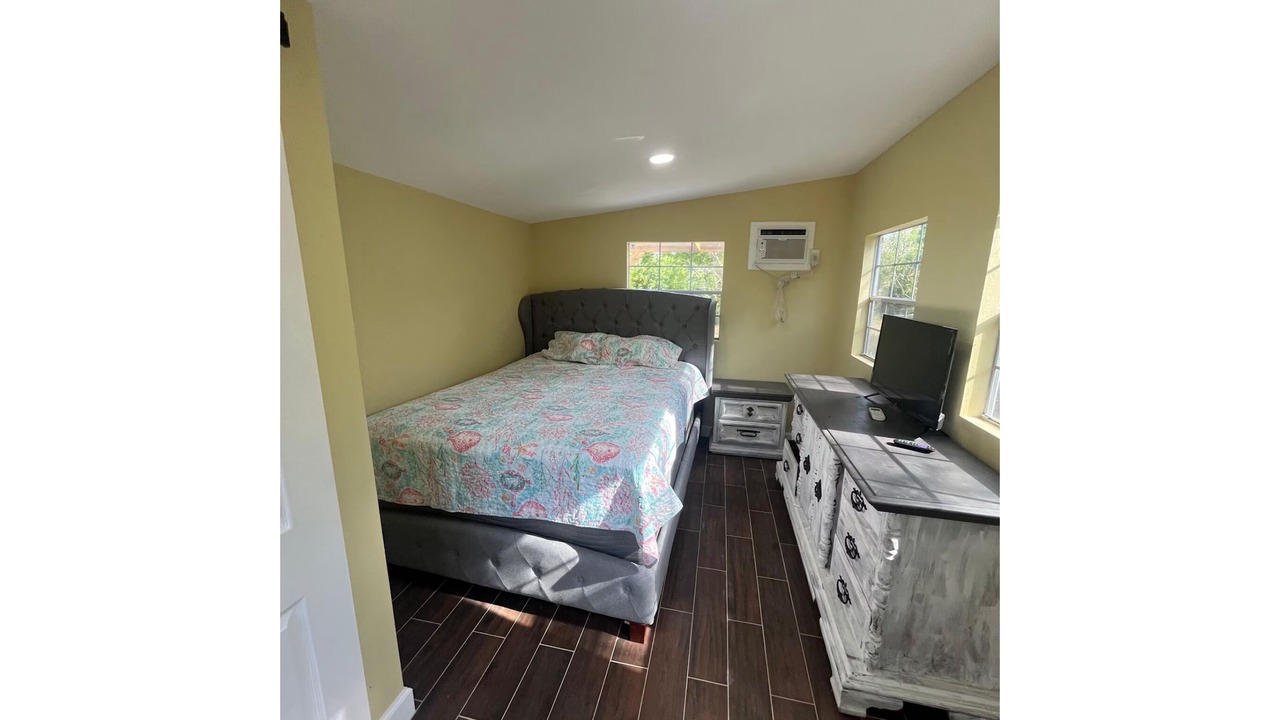 Photo of Bedroom in Saint James City