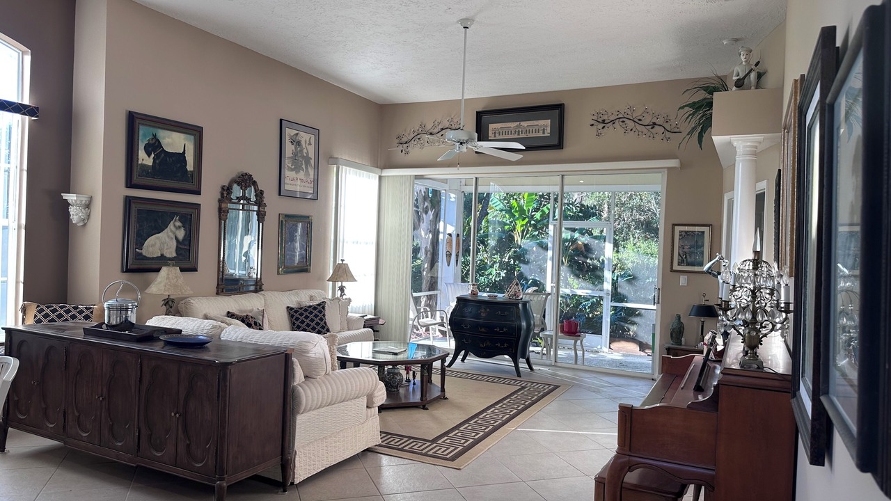 Photo of Livingroom in Braden River