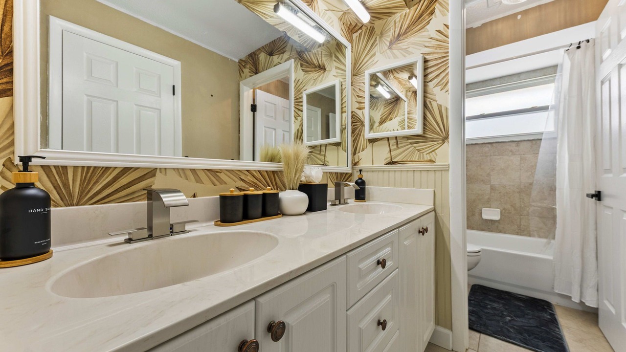 Photo of Bathroom in Seminole