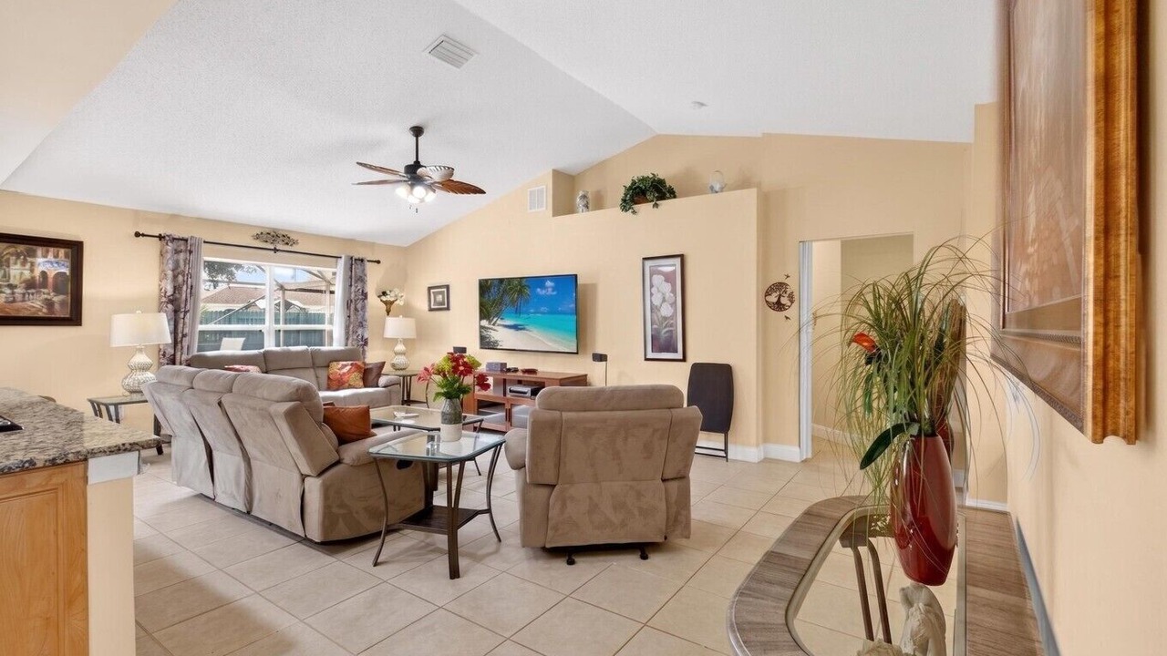 Photo of Livingroom in Port Saint Lucie