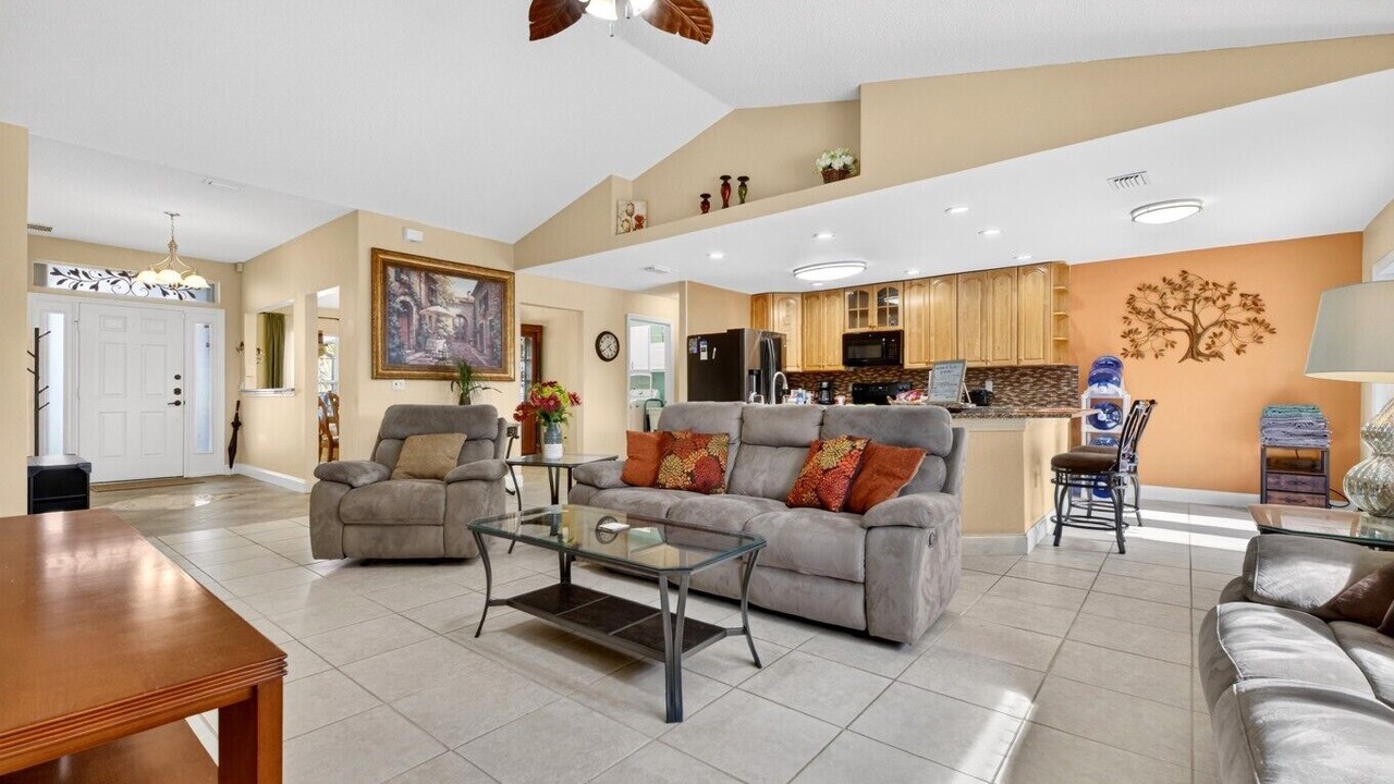 Photo of Livingroom in Port Saint Lucie