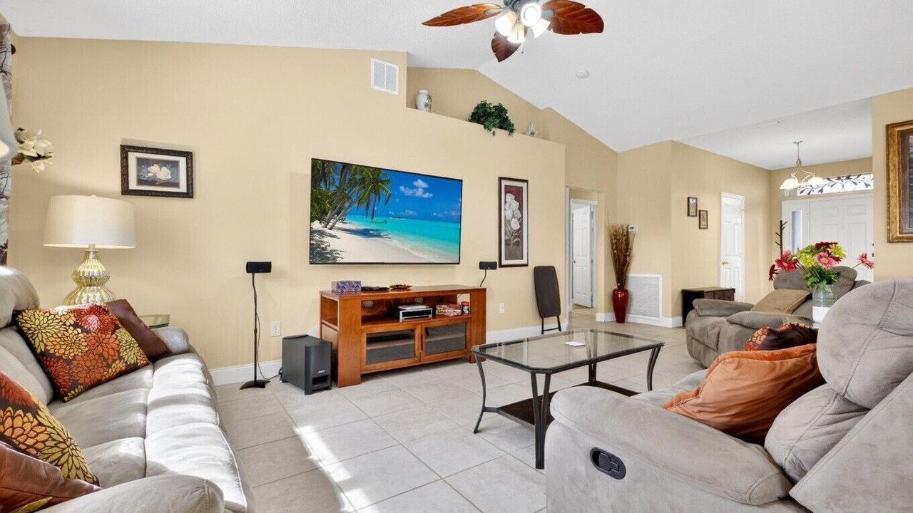 Photo of Livingroom in Port Saint Lucie