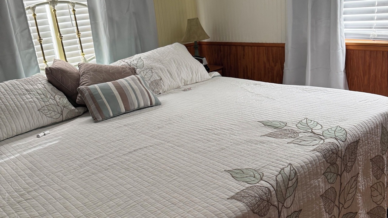 Photo of Bedroom in Signal Cove