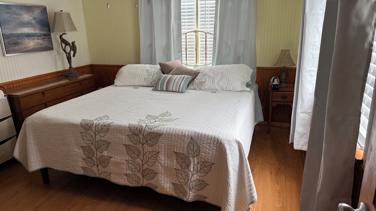 Photo of Bedroom in Signal Cove