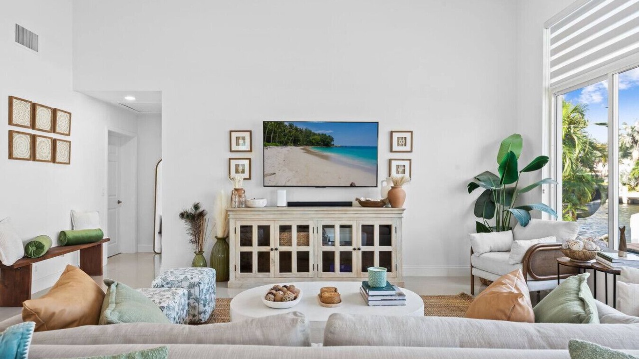 Photo of Livingroom in The Cove