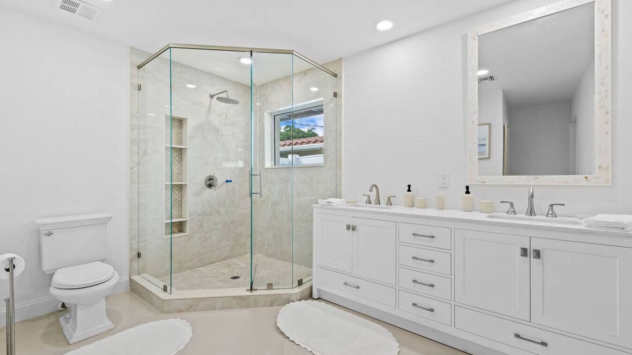 Photo of Bathroom in The Cove