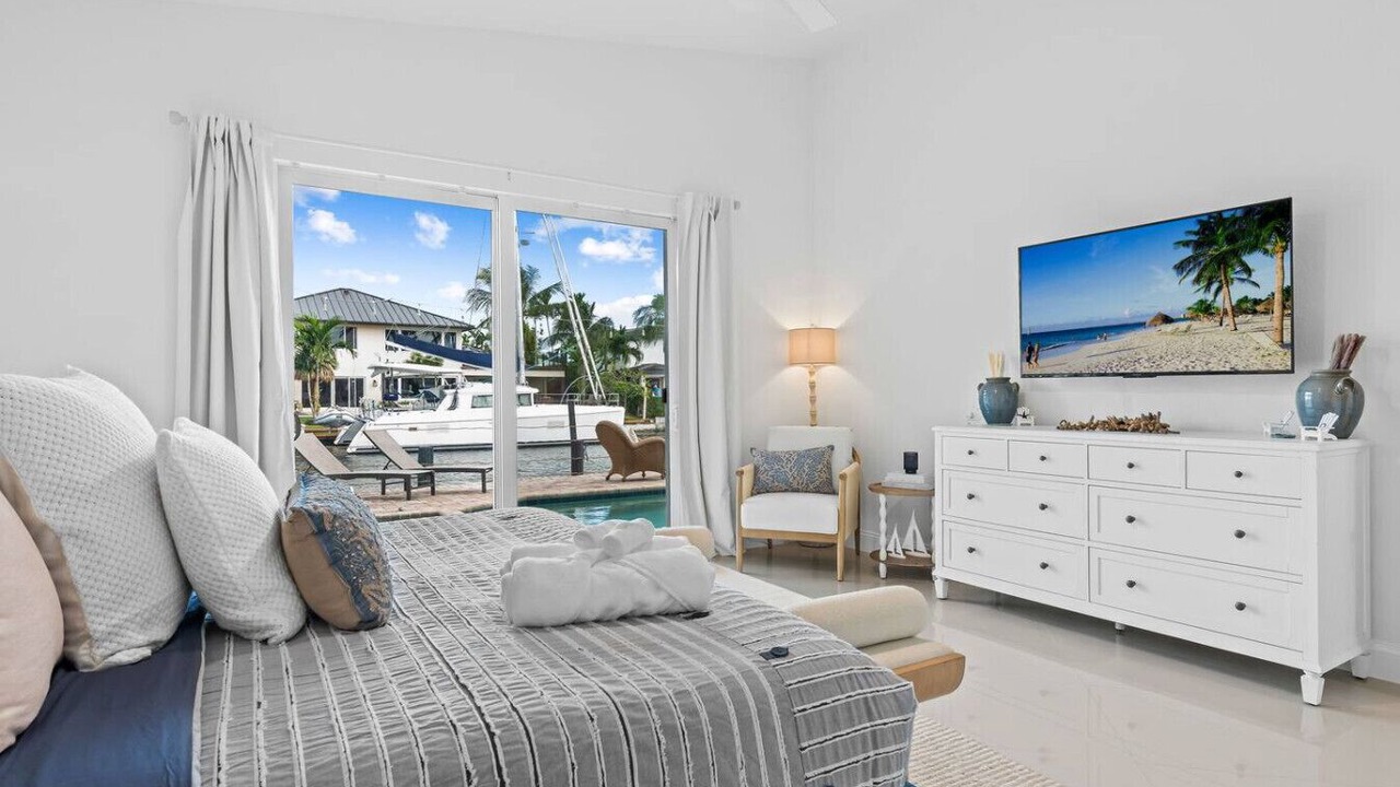Photo of Bedroom in The Cove