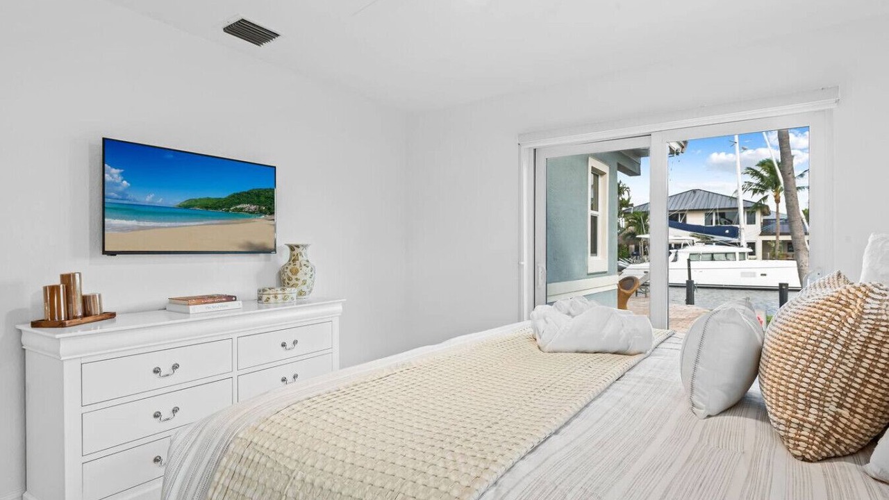 Photo of Bedroom in The Cove