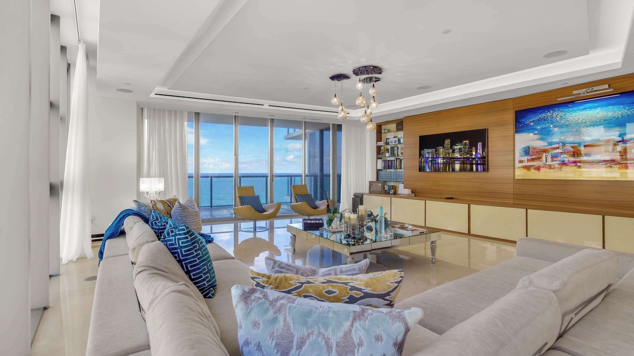 Photo of Bedroom in Bal Harbour