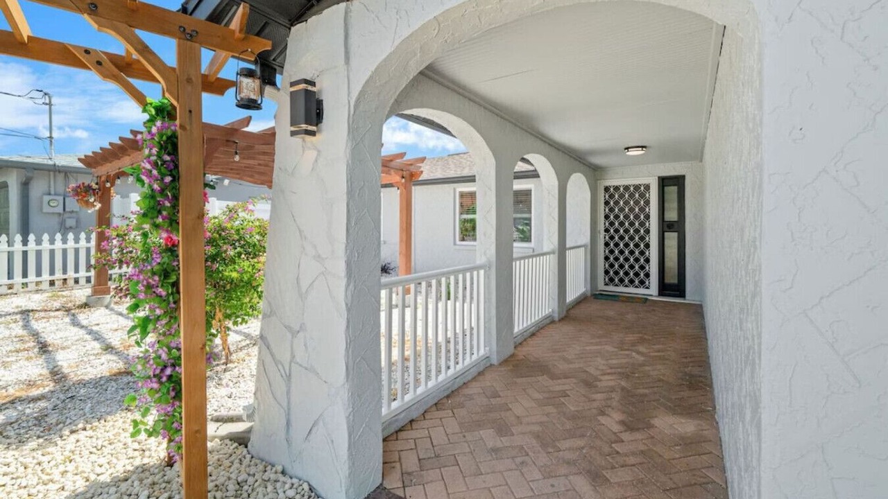 Photo of Outdoor in Hudson Beach Estates