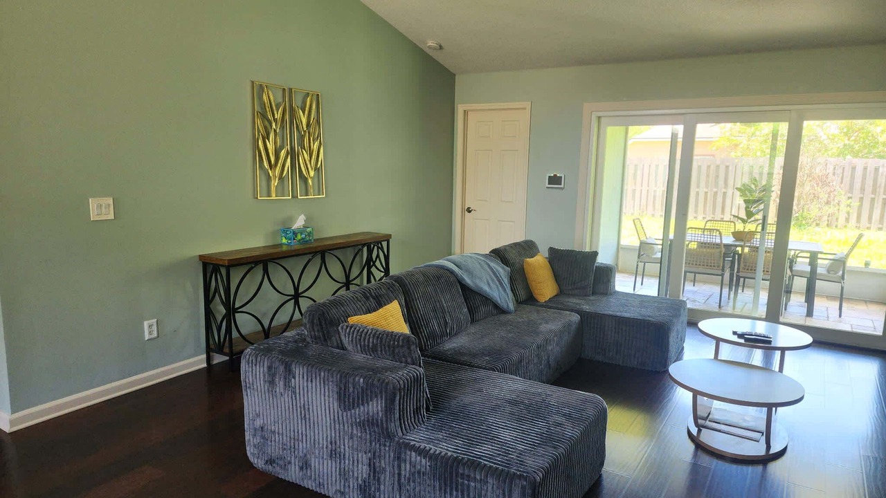 Photo of Livingroom in Sandalwood